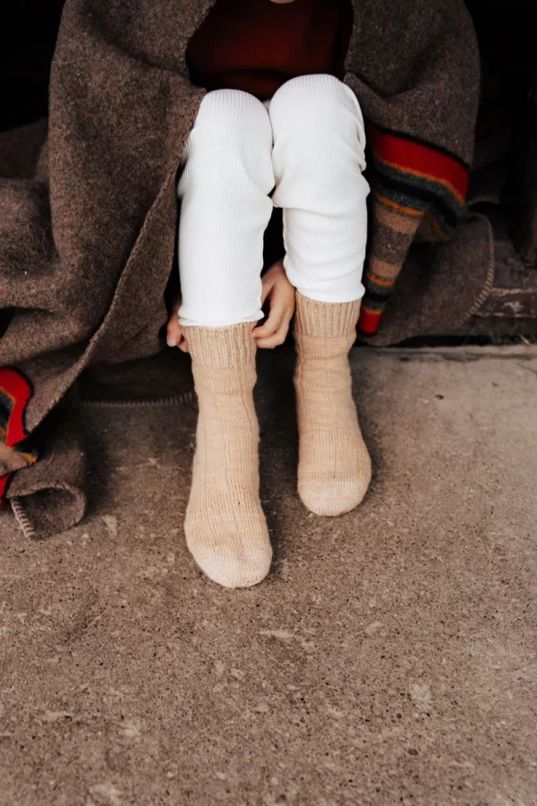 Lindsey-Fowler.Rucksack_Socks.eng Knyga TRAILS & VALLEYS: KNITWEAR FOR FAMILY ADVENTURES